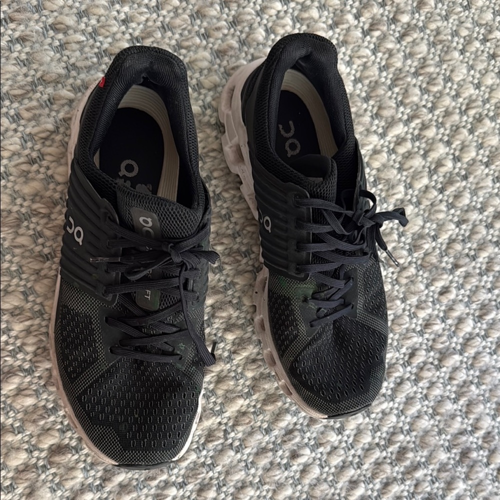 On cloud Black Athletic Running Shoes